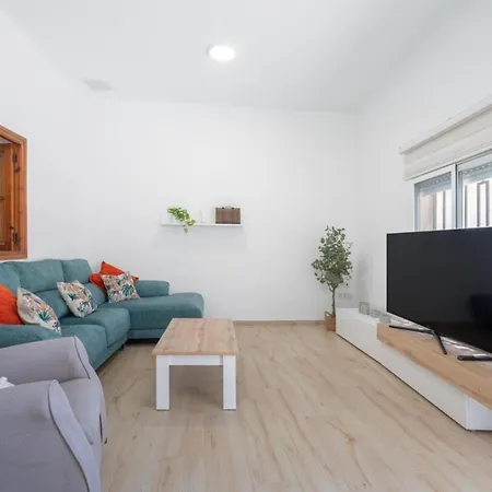 Stunning Home, Private Pool, Wifi, 3br