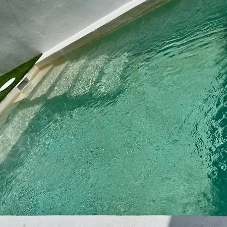 Stunning Home, Private Pool, Wifi, 3br Holiday home *